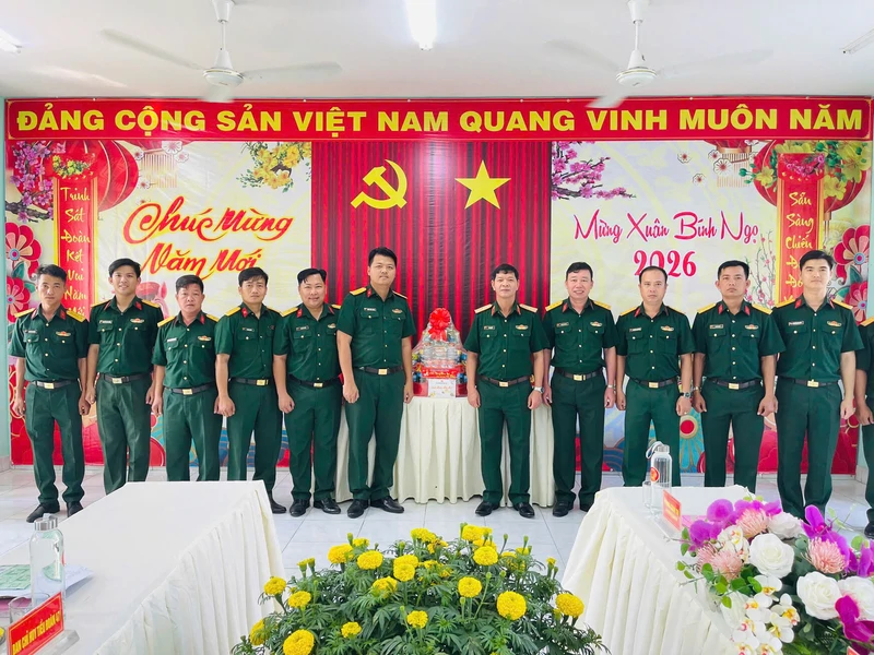 Thủ trưởng Bộ Tham mưu Quân khu 7 thăm, chúc Tết các đơn vị trực thuộc