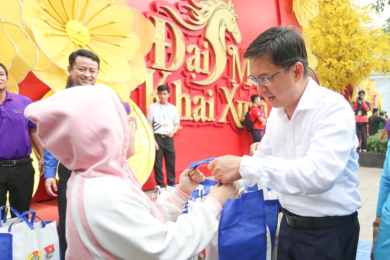 Hàng ngàn công nhân, người lao động tại TP. Hồ Chí Minh được về quê ăn Tết miễn phí