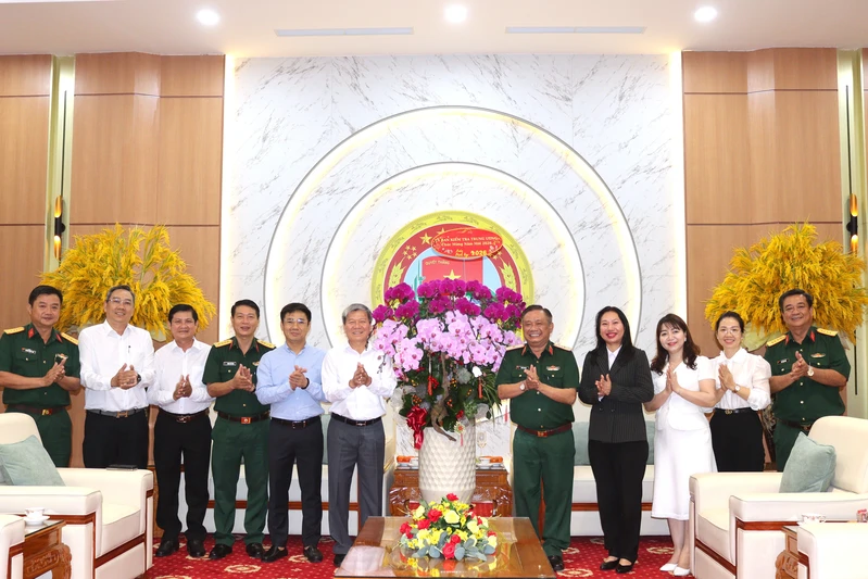 Ủy ban Kiểm tra Trung ương chúc Tết Bộ Tư lệnh Quân khu 7
