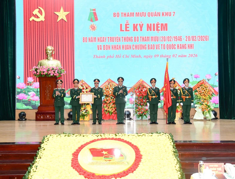 Phát huy truyền thống, xây dựng Bộ Tham mưu Quân khu vững mạnh toàn diện “Mẫu mực, tiêu biểu”