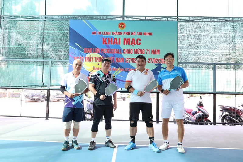 Sôi nổi giao lưu pickleball chào mừng 71 năm Ngày Thầy thuốc Việt Nam