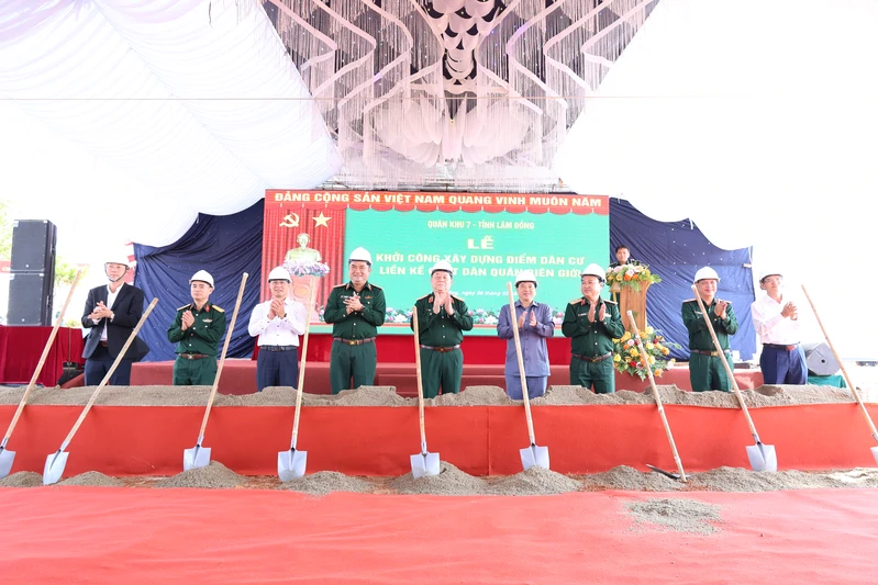 Quân khu 7 khởi công xây dựng điểm dân cư liền kề chốt dân quân biên giới xã Quảng Trực, tỉnh Lâm Đồng