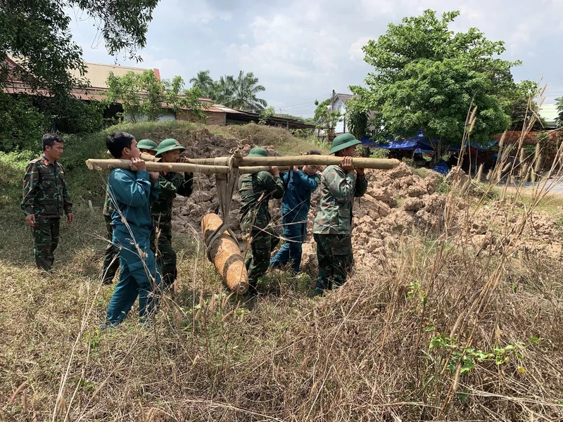 Bộ CHQS tỉnh Tây Ninh thu gom, xử lý nhiều bom mìn, vật nổ còn sót lại sau chiến tranh