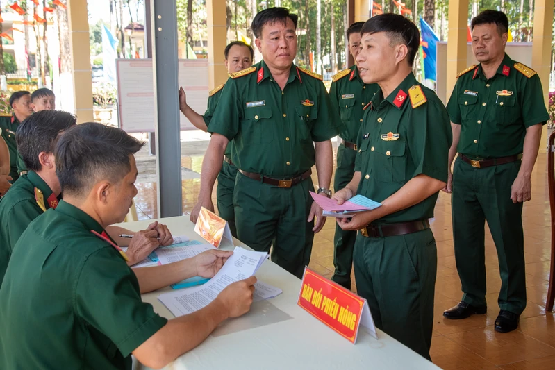 Quân khu kiểm tra công tác chuẩn bị bầu cử tại các đơn vị