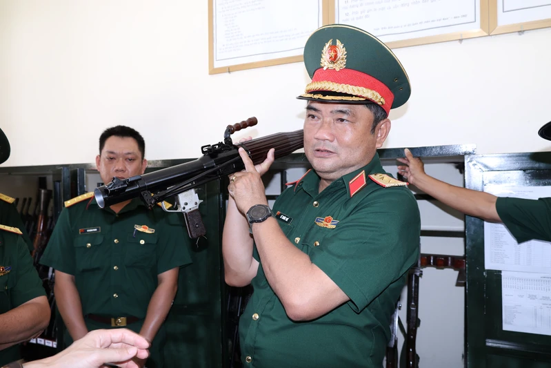 Trung tướng Lê Xuân Thế kiểm tra công tác chuẩn bị huấn luyện tại Sư đoàn 5