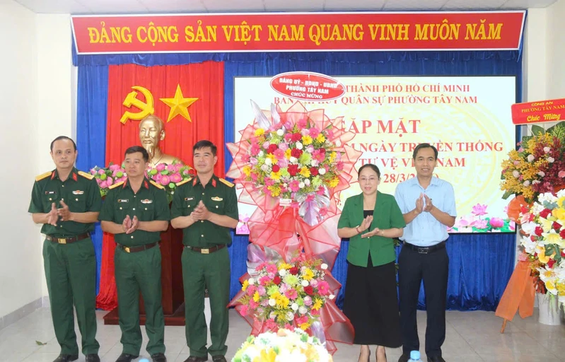 Ban CHQS phường Tây Nam gặp mặt kỷ niệm 91 năm ngày Truyền thống lực lượng Dân quân tự vệ
