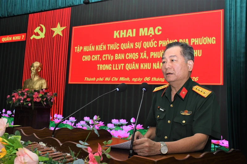 Quân khu 7 khai mạc tập huấn kiến thức quân sự, quốc phòng địa phương