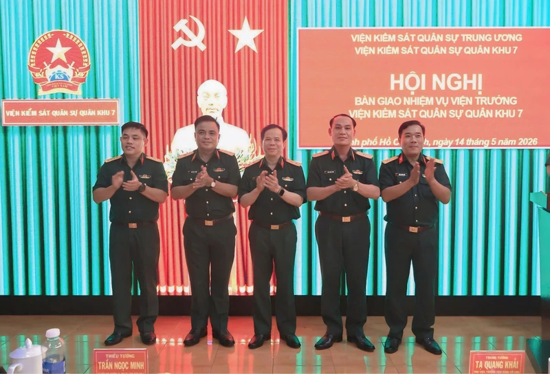 Bàn giao nhiệm vụ Viện trưởng Viện Kiểm sát quân sự Quân khu 7