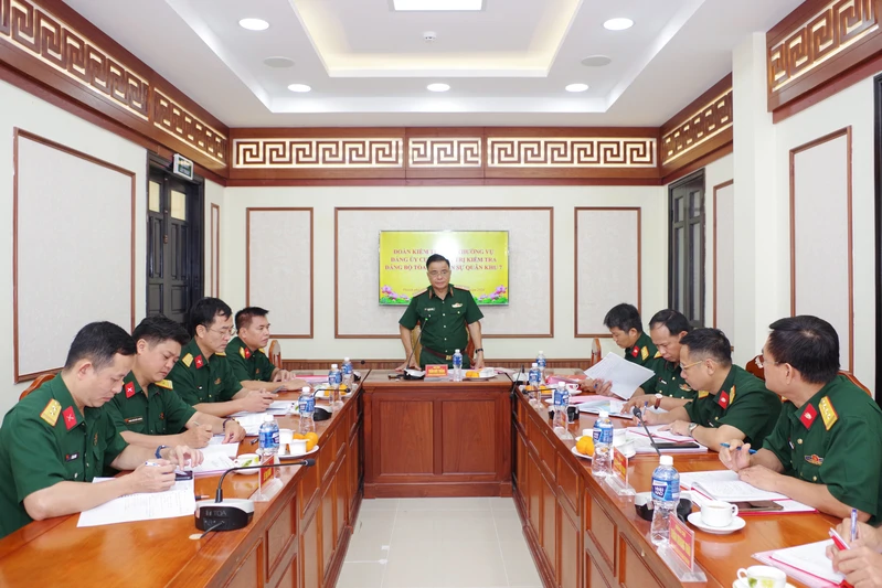 Kiểm tra Đảng ủy Tòa án Quân khu theo Khoản 2, Điều 30 Điều lệ Đảng
