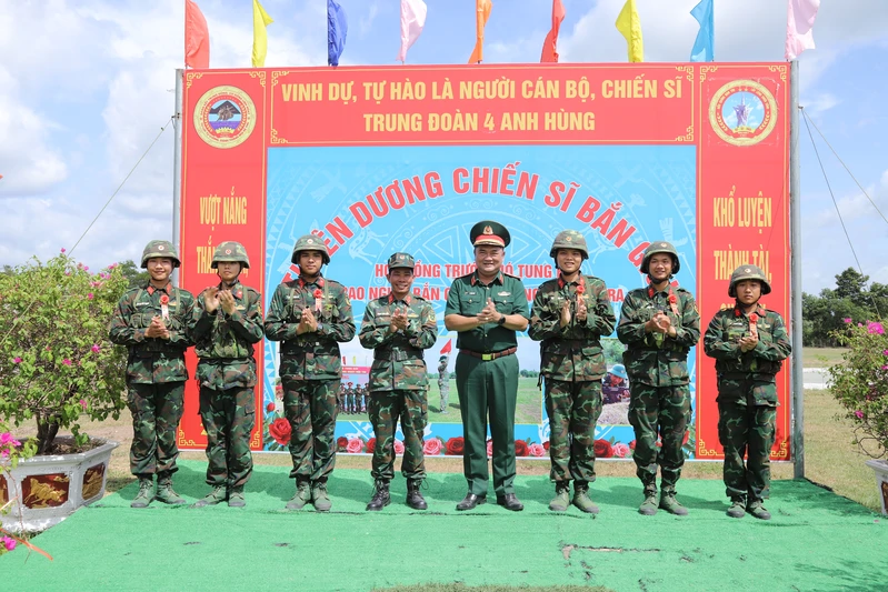 “Hoa bắn giỏi” nở trên thao trường