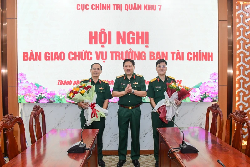 Cục Chính trị Quân khu 7 tổ chức Hội nghị bàn giao chức vụ Trưởng ban Tài chính