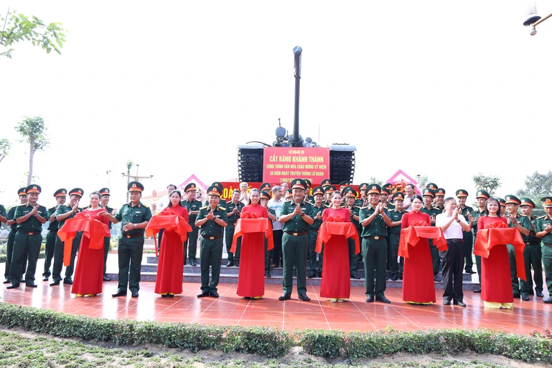 Lữ đoàn 26 khánh thành công trình Tượng đài xe tăng