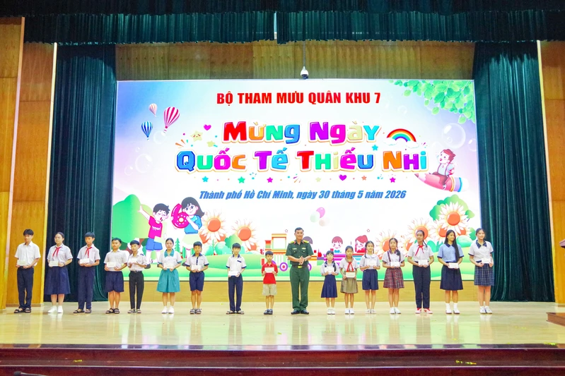 Bộ Tham mưu Quân khu gặp mặt Ngày Quốc tế Thiếu nhi 01/6