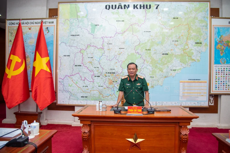 Bộ Tư lệnh Quân khu làm việc với Ban liên lạc Mặt trận 779