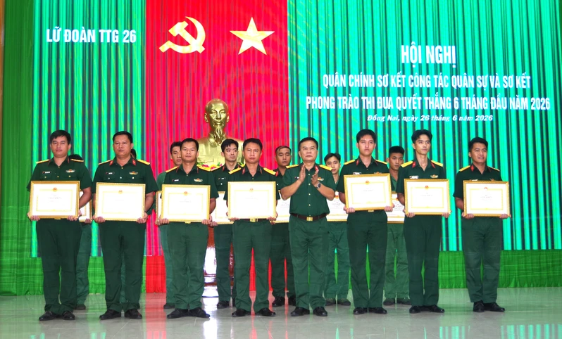 Lữ đoàn 26 sơ kết công tác quân sự và Phong trào Thi đua Quyết thắng 6 tháng đầu năm