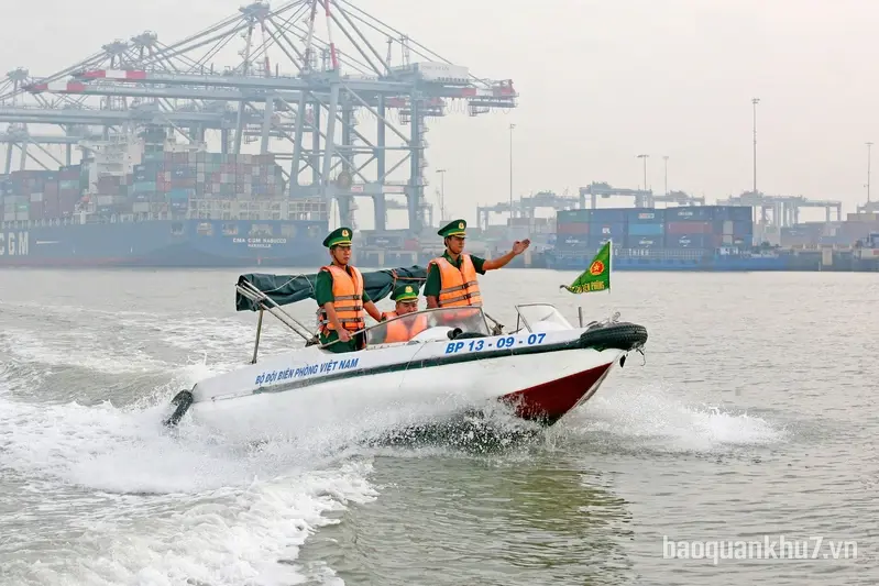 Giữ vững chủ quyền từ cửa ngõ Thành phố mang tên Bác