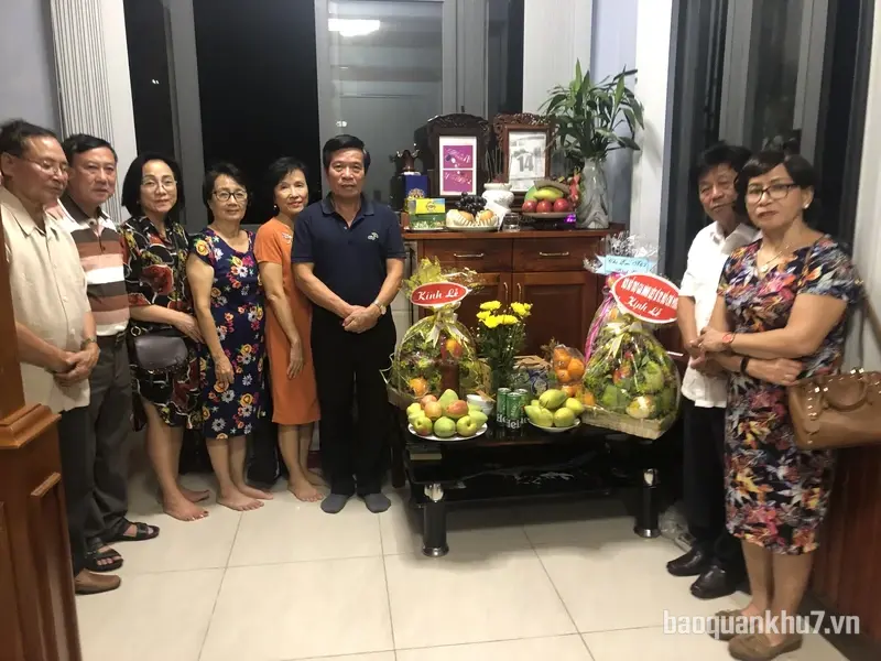 Nghĩa tình với liệt sĩ