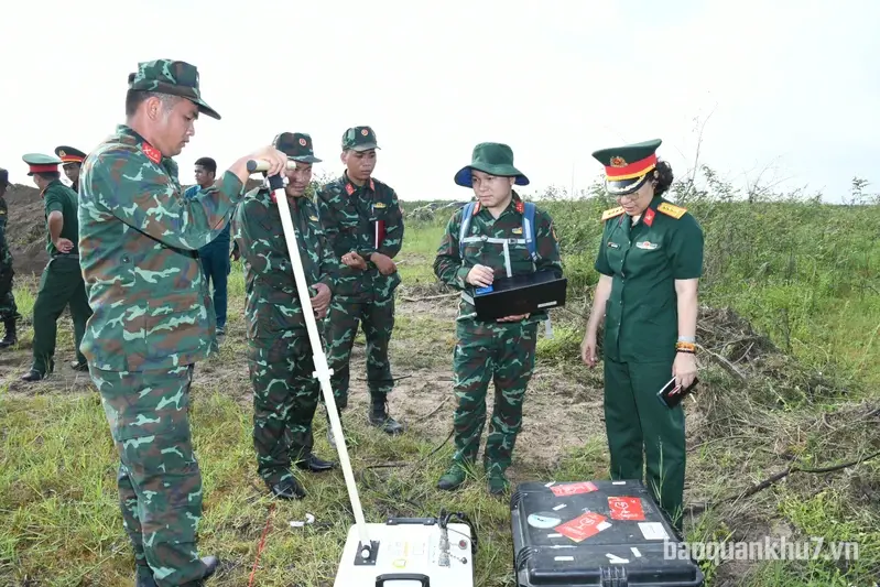 Viện Thiết kế, Tổng cục Hậu cần - Kỹ thuật hỗ trợ tỉnh Tây Ninh khảo sát tìm kiếm hài cốt liệt sĩ 