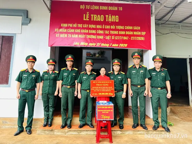 Binh đoàn 16 trao kinh phí xây dựng nhà tặng con liệt sĩ 