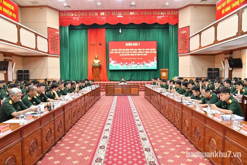 Kiểm tra công tác tuyên truyền pháp luật, duy trì kỷ luật tại Bộ CHQS tỉnh Tây Ninh