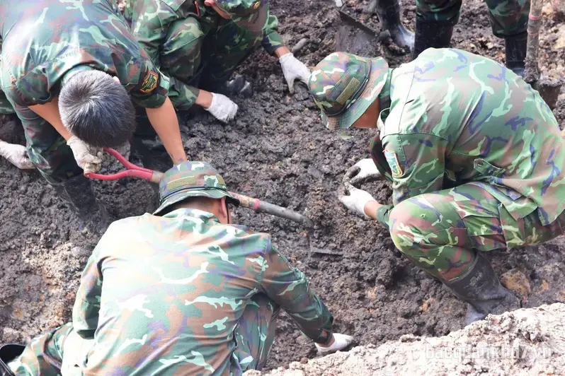 Quân khu 7: Tìm thấy thêm 12 hài cốt liệt sĩ tại công viên Lê Thị Riêng

