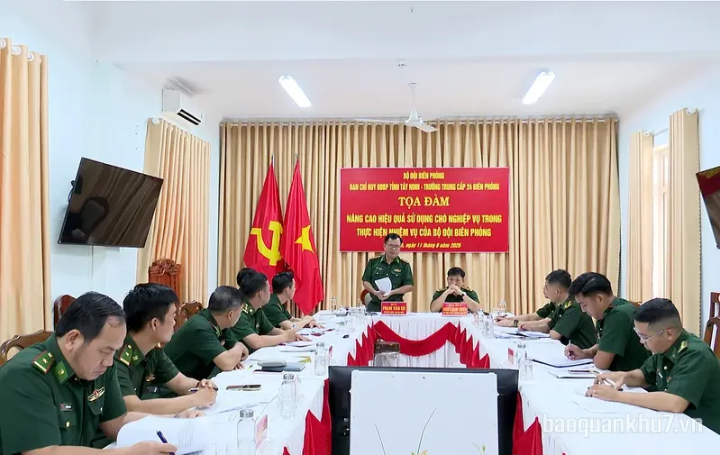 Ban Chỉ huy Bộ đội Biên phòng Tây Ninh tọa đàm nâng cao hiệu quả sử dụng chó nghiệp vụ