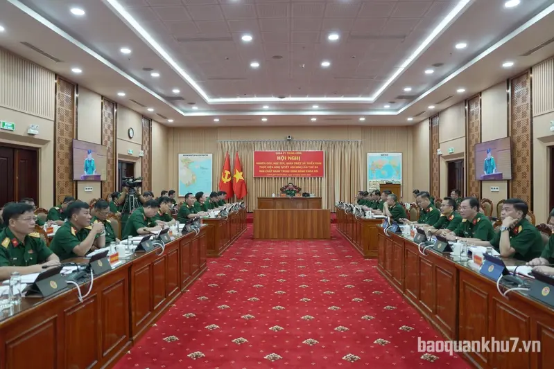 Quân ủy Trung ương tổ chức học tập, quán triệt Nghị quyết Trung ương Ba khóa XIV