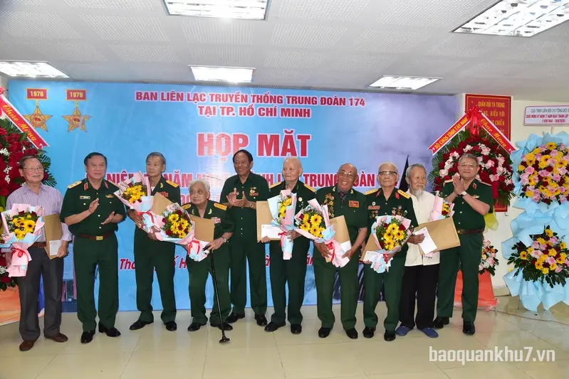 Họp mặt kỷ niệm 77 năm Ngày truyền thống Trung đoàn 174