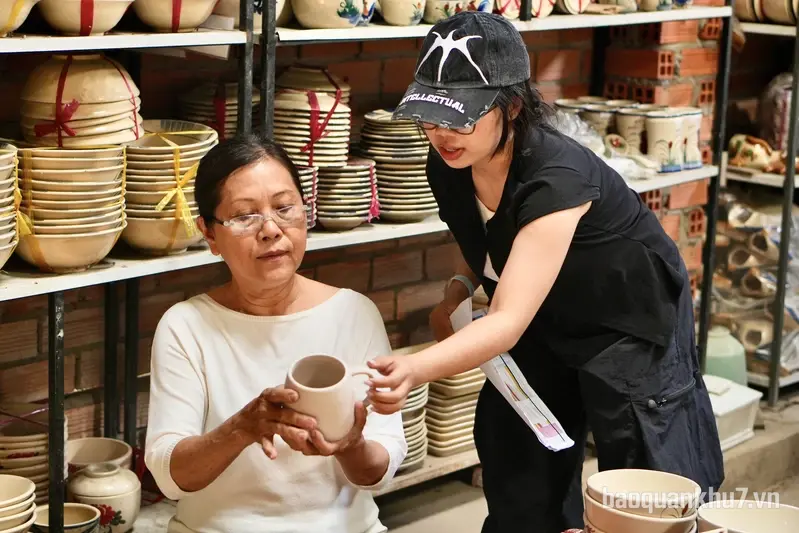 Đưa làng nghề vào không gian số