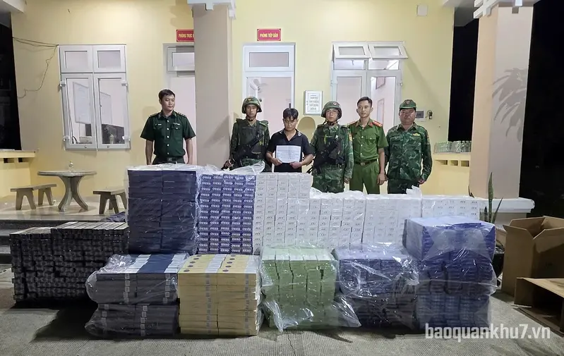 Bộ đội Biên phòng Tây Ninh bắt quả tang đối tượng vận chuyển gần 15.000 bao thuốc lá điếu nhập lậu