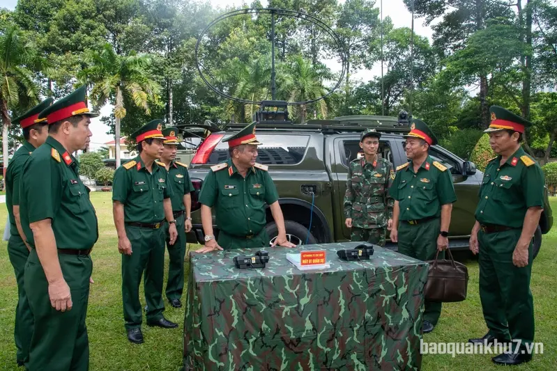 Thiếu tướng Trần Chí Tâm, Phó Chính ủy Quân khu kiểm tra công tác sẵn sàng chiến đấu tại Lữ đoàn 23