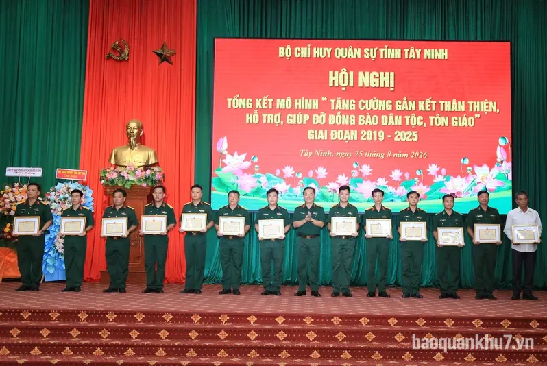 Bộ Chỉ huy Quân sự tỉnh Tây Ninh tổng kết mô hình gắn kết thân thiện với đồng bào dân tộc tôn giáo