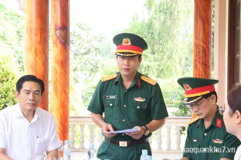 Quân khu 7 kiểm tra công tác lưu trữ mẫu hài cốt liệt sĩ phục vụ giám định ADN tại Nghĩa trang liệt sĩ Bến Lức