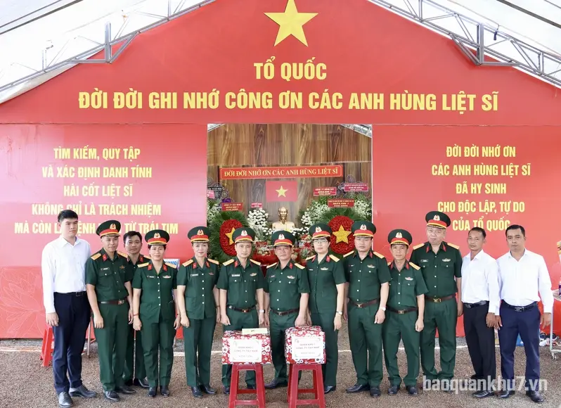 Công ty Tây Nam thăm, động viên lực lượng tìm kiếm, quy tập hài cốt liệt sĩ