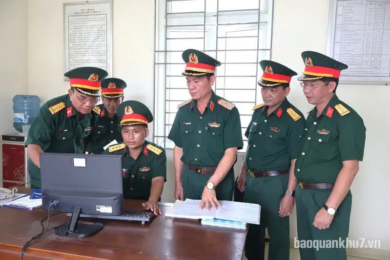 Quân khu 7 kiểm tra chuyển đổi số và cải cách hành chính tại Lữ đoàn 26, Lữ đoàn 75