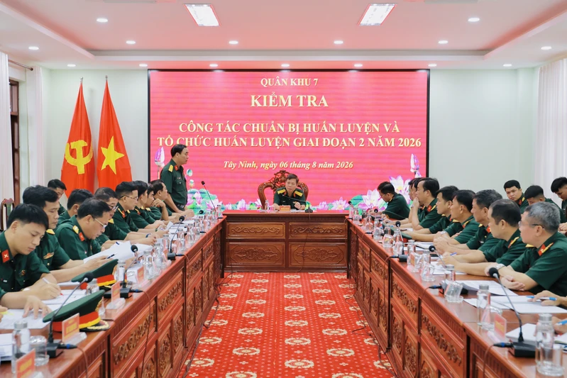 Quân khu 7 kiểm tra công tác chuẩn bị và tổ chức huấn luyện giai đoạn 2 năm 2026 tại tỉnh Tây Ninh