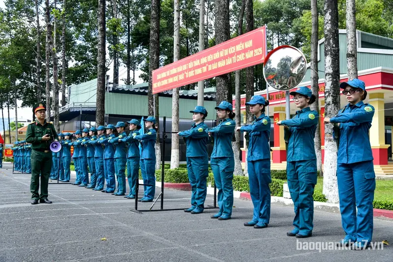 Khối nữ du kích miền Nam nỗ lực luyện tập tham gia Chương trình “Tổ quốc trong tim”