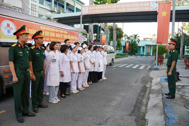 Bệnh viện Quân dân Y miền Đông khám sức khỏe định kỳ cho Nhân dân năm 2026
