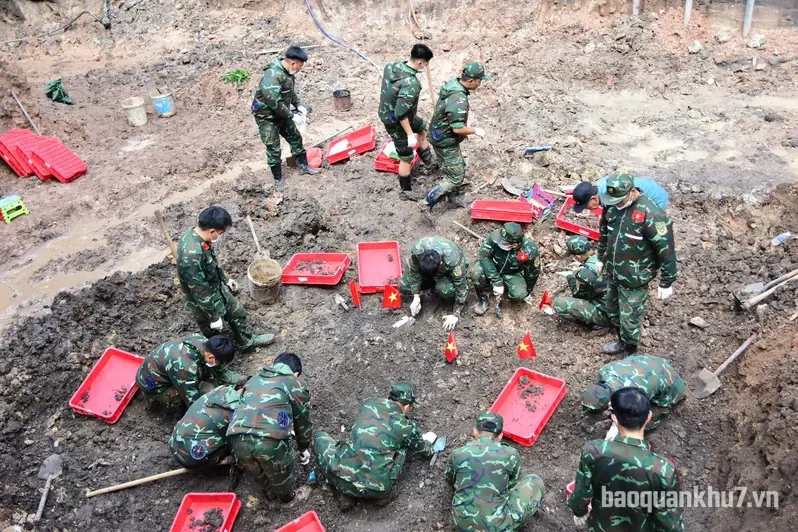 Quy tập thêm hài cốt liệt sĩ tại công viên Lê Thị Riêng và các tỉnh nước bạn Campuchia trong ngày 12/9
