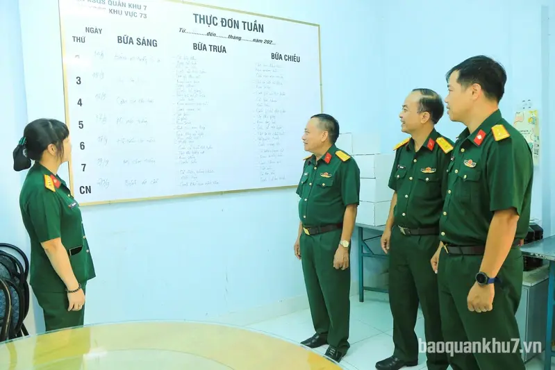 Cục Chính trị Quân khu kiểm tra kết quả xây dựng cơ quan tại Viện Kiểm sát Quân sự Khu vực 73