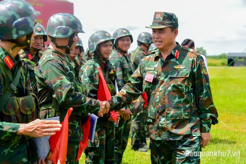 Sư đoàn 7 tổ chức diễn tập chiến thuật có bắn đạn thật cho lực lượng dự bị động viên