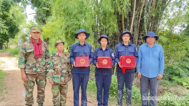 Các Đội K tìm thấy thêm 13 hài cốt liệt sĩ tại các tỉnh nước bạn Campuchia trong ngày 19/9
