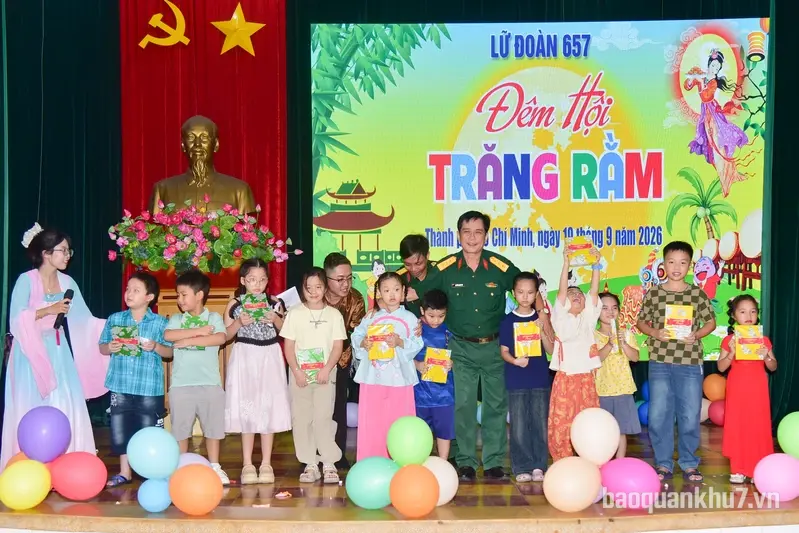 Rộn ràng Đêm hội trăng rằm tại Lữ đoàn 657