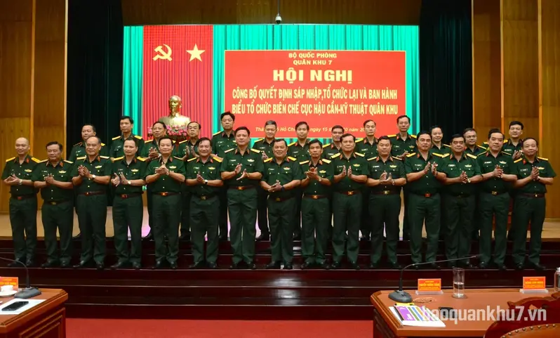 Đảng ủy, Ban Chủ nhiệm Cục Hậu cần - Kỹ thuật Quân khu 7 kính báo 