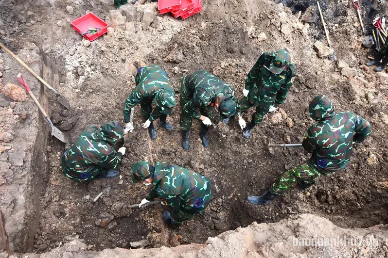 Tìm thấy thêm 7 hài cốt liệt sĩ tại công viên Lê Thị Riêng trong ngày 4/9