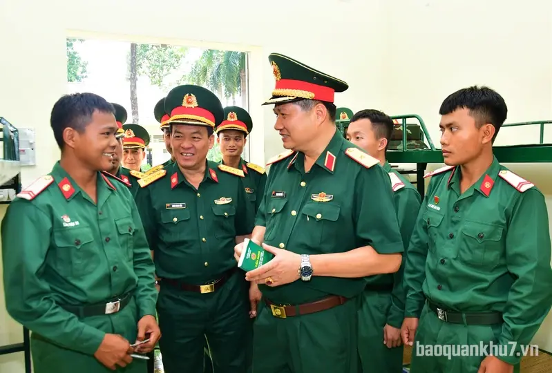 Quân khu kiểm tra hoạt động công tác Đảng, công tác chính trị tại Lữ đoàn 23
