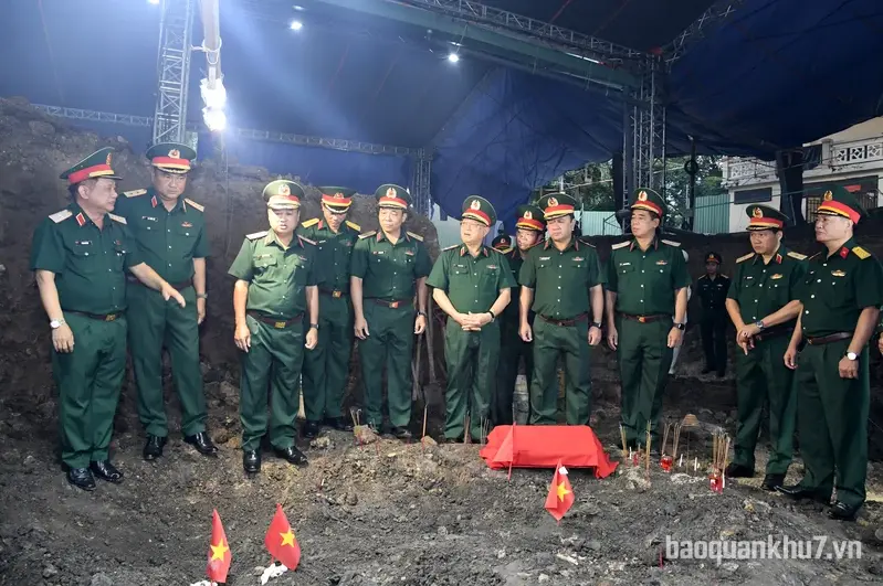Phát hiện thêm rãnh mộ hài cốt liệt sĩ tại công viên Lê Thị Riêng