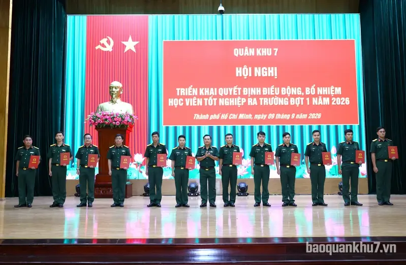 Quân khu 7 trao quyết định điều động, bổ nhiệm 324 học viên tốt nghiệp ra trường