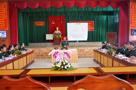 Thiếu tướng Ngô Minh Tiến, Phó Tổng Tham mưu trưởng QĐNDVN làm việc với Bộ CHQS tỉnh Lâm Đồng