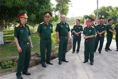 Kiểm tra công tác phòng, chống dịch Covid- 19 ở người và dịch bệnh H5N6, H5N1 ở gia súc, gia cầm tại Sư đoàn 5